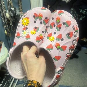 CROCS womans Light Pink Strawberry Slippers